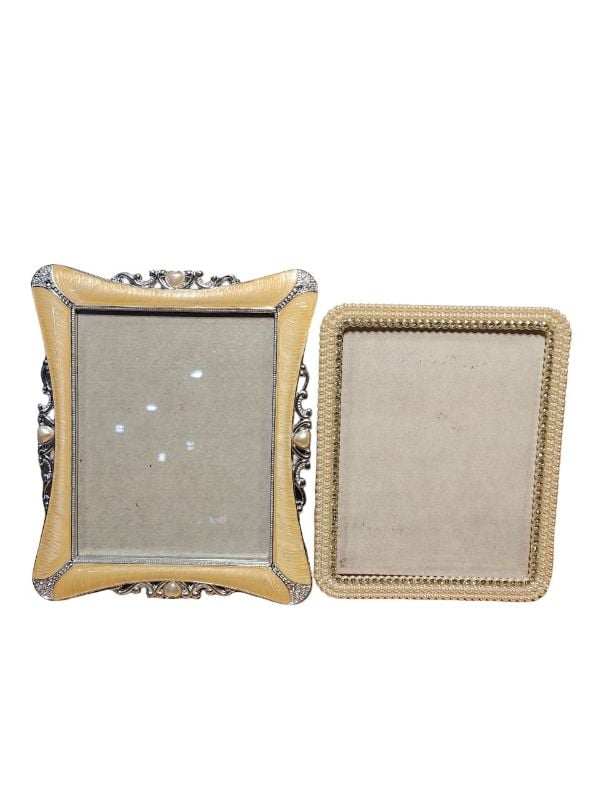 Photo Frames 1 {Each Piece}