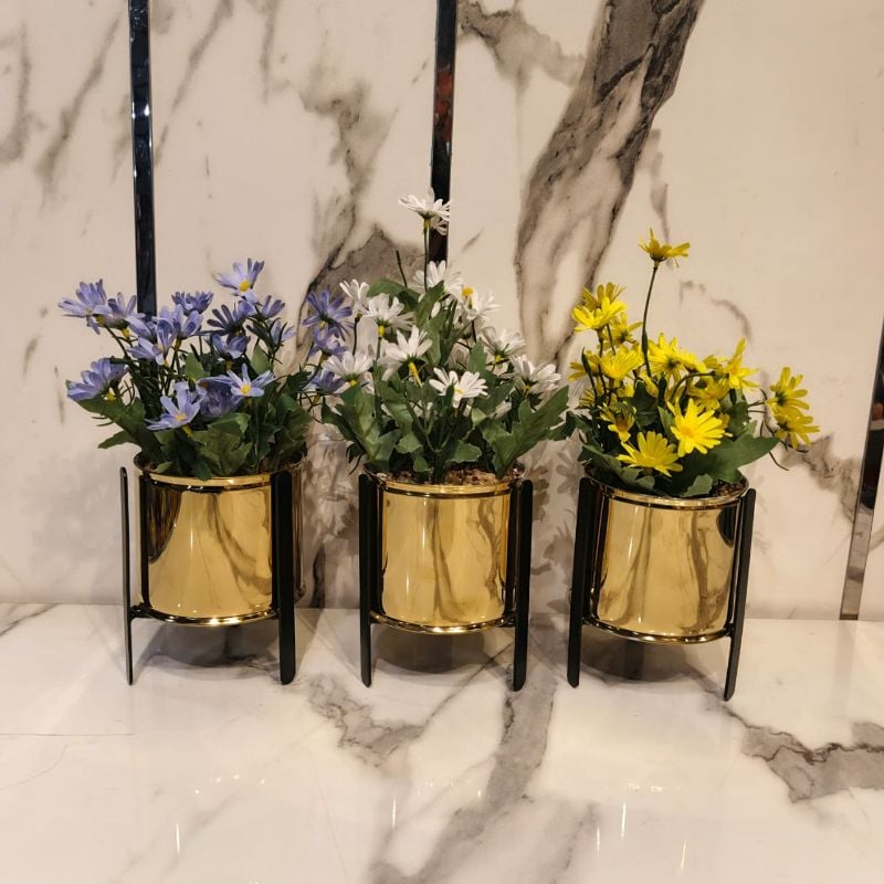 Circular Golden Pot Medium 1