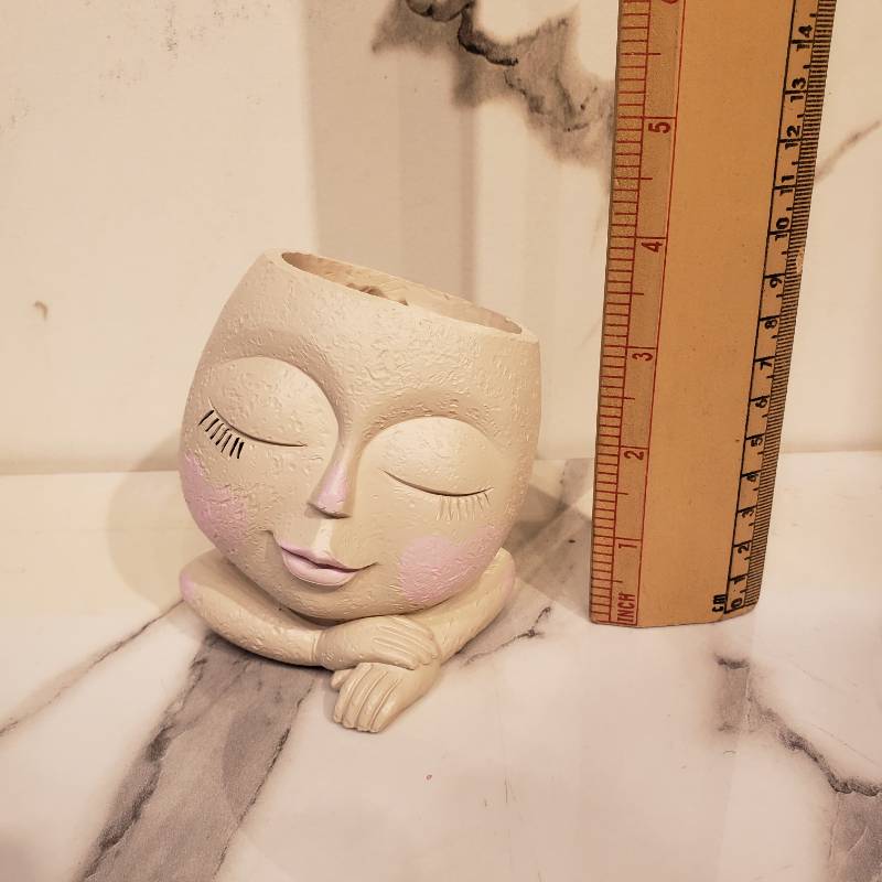 Resin Doll Vase NC 5