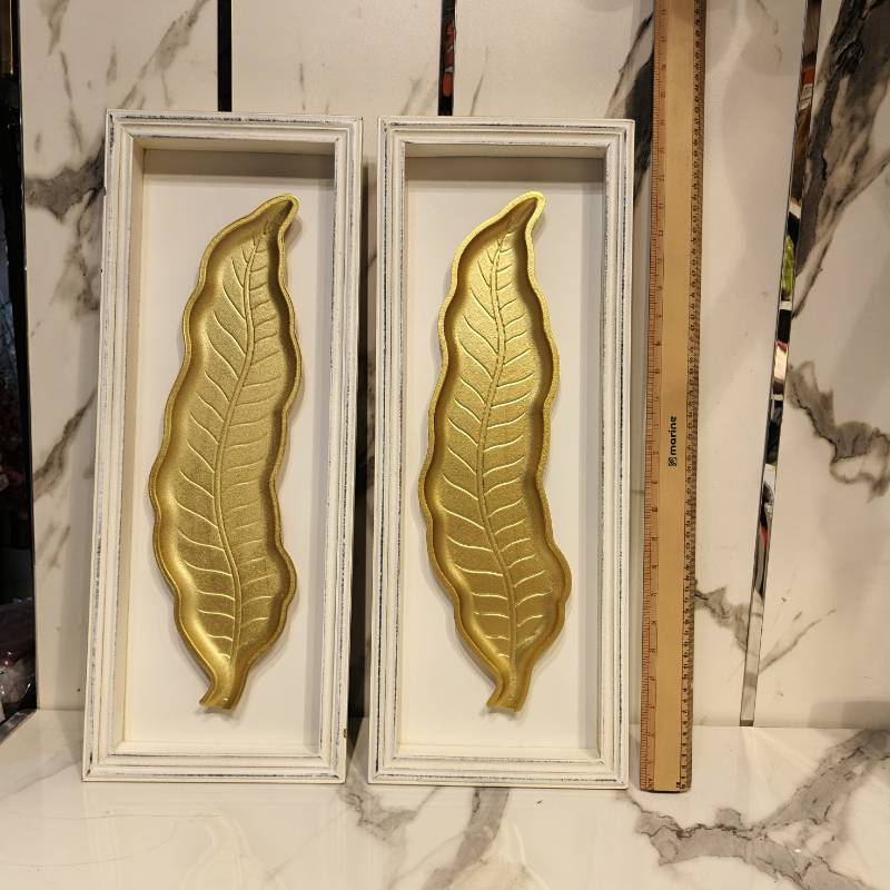 Wooden Leaf Motive Hanging