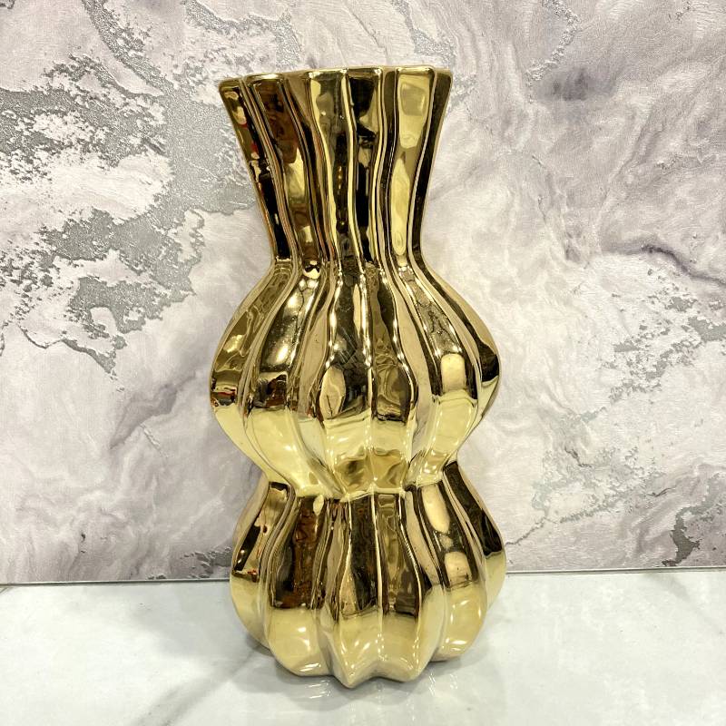 Golden Vase 6