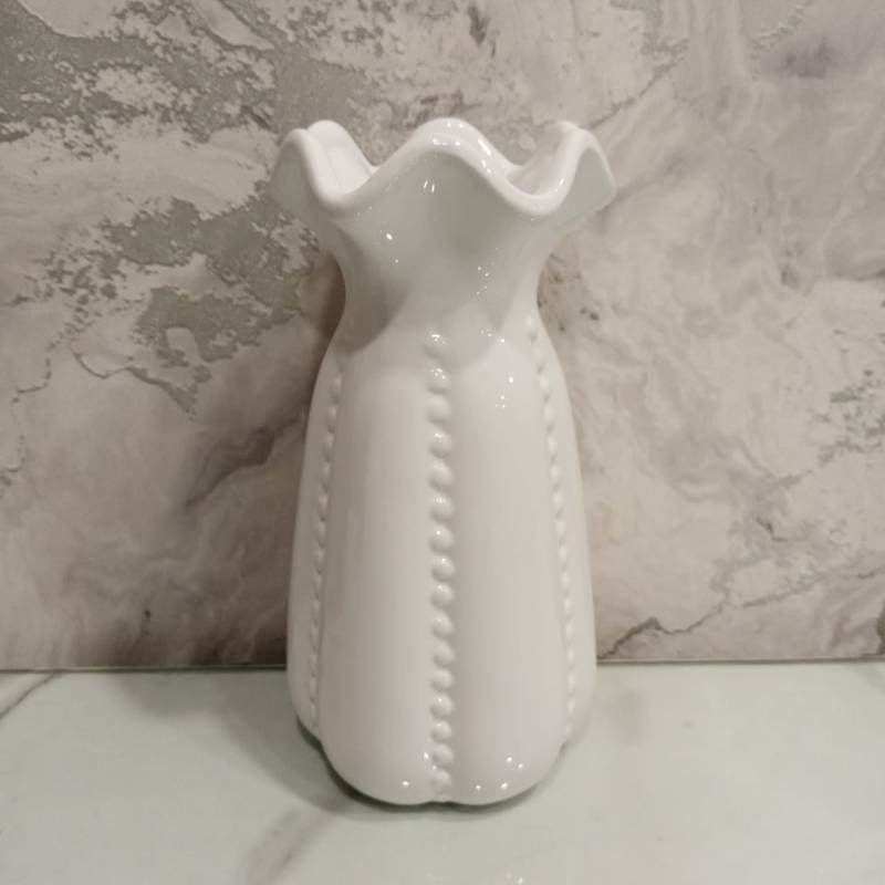 White Vase 8 Size- M