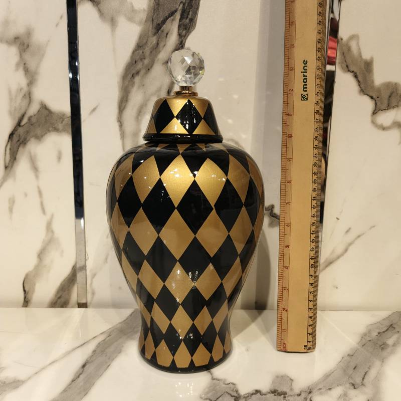 Black & Golden Candy