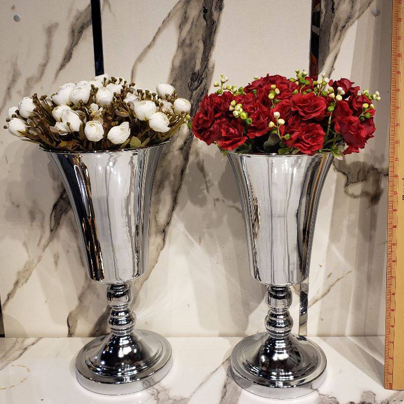 Metal Vase 2 {Each Piece}