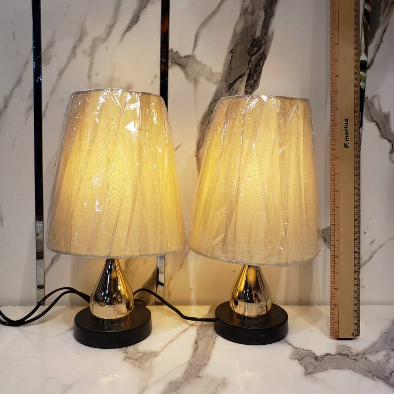 Metal Pears Design Lamp